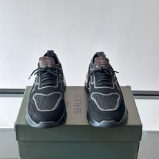 👟ERLUTI 1895运动鞋采用拼色针织鞋面,透气又舒适,适合日常或轻运动穿搭。白色EVA中底轻便缓震,长时间走路也不 👟ERLUTI 1895运动鞋采用拼色针织鞋面,透气又舒适,适合日常或轻运动穿搭。白色EVA中底轻便缓震,长时间走路也不