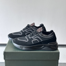 👟ERLUTI 1895运动鞋采用拼色针织鞋面,透气又舒适,适合日常或轻运动穿搭。白色EVA中底轻便缓震,长时间走路也不 👟ERLUTI 1895运动鞋采用拼色针织鞋面,透气又舒适,适合日常或轻运动穿搭。白色EVA中底轻便缓震,长时间走路也不