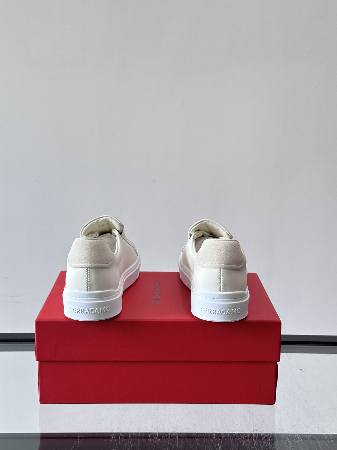 👟Ferragamo男士厚底板鞋,选用优质牛皮,荔枝纹理细腻,质感满分✨。厚底设计增高约5.5cm。鞋面简约流畅,百搭、 👟Ferragamo男士厚底板鞋,选用优质牛皮,荔枝纹理细腻,质感满分✨。厚底设计增高约5.5cm。鞋面简约流畅,百搭、