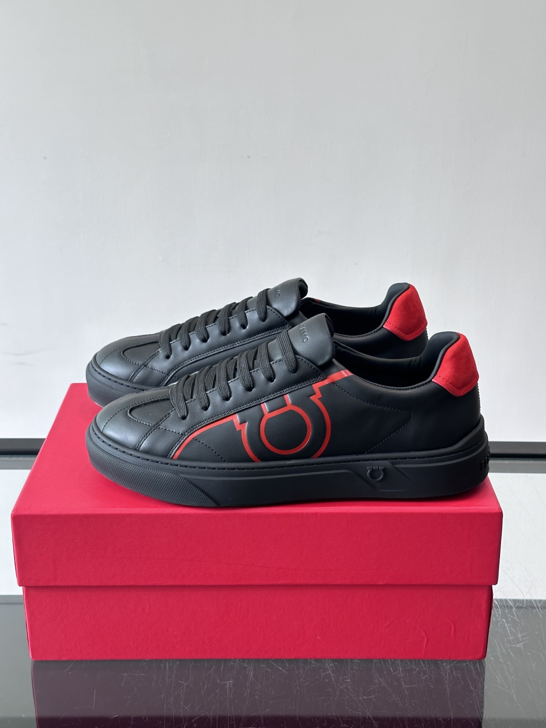 👟Ferragamo男士厚底板鞋,选用优质牛皮,荔枝纹理细腻,质感满分✨。厚底设计增高约5.5cm。鞋面简约流畅,百搭、 👟Ferragamo男士厚底板鞋,选用优质牛皮,荔枝纹理细腻,质感满分✨。厚底设计增高约5.5cm。鞋面简约流畅,百搭、