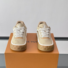 LV Tilted饼干鞋 👟LV Tilted饼干鞋是路易威登SS26春夏系列新品,采用绒面牛皮革,复古又时髦✨ LV Tilted饼干鞋 👟LV Tilted饼干鞋是路易威登SS26春夏系列新品,采用绒面牛皮革,复古又时髦✨