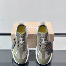 ZEGNA × Norda 联名越野跑鞋,针织网面鞋身搭配皮革拼接,鞋舌处有"ZEGNA"和"norda"双品牌 ZEGNA × Norda 联名越野跑鞋,针织网面鞋身搭配皮革拼接,鞋舌处有"ZEGNA"和"norda"双品牌