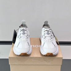 ZEGNA × Norda 联名越野跑鞋,针织网面鞋身搭配皮革拼接,鞋舌处有"ZEGNA"和"norda"双品牌 ZEGNA × Norda 联名越野跑鞋,针织网面鞋身搭配皮革拼接,鞋舌处有"ZEGNA"和"norda"双品牌