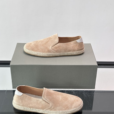 Brunello Cucinelli麂皮渔夫鞋EsPadrilles。翻毛皮鞋面搭配草编底,一脚蹬的穆勒鞋款式。鞋垫上有 Brunello Cucinelli麂皮渔夫鞋EsPadrilles。翻毛皮鞋面搭配草编底,一脚蹬的穆勒鞋款式。鞋垫上有