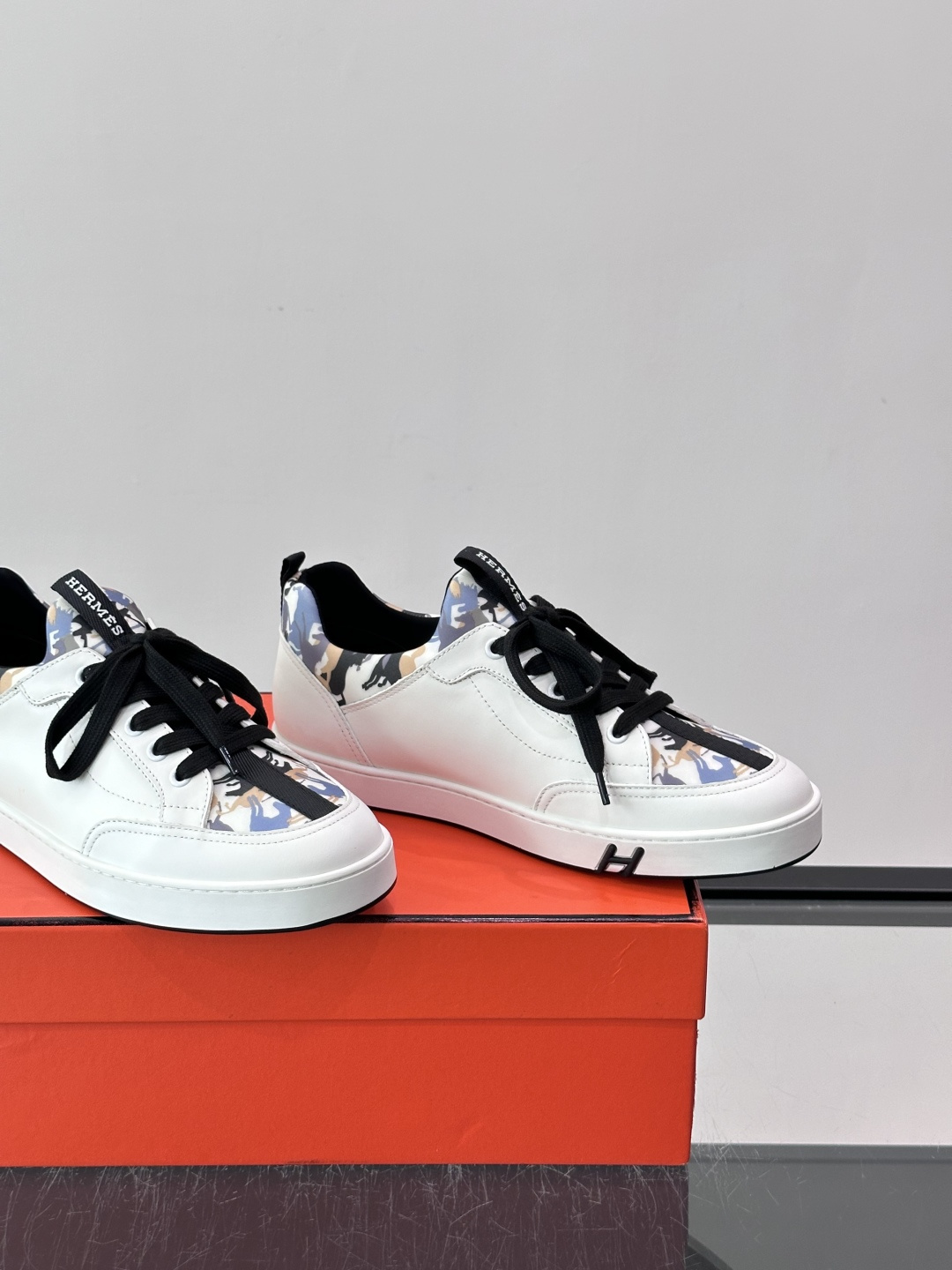 Hermès Printed Collar Leather Sneakers