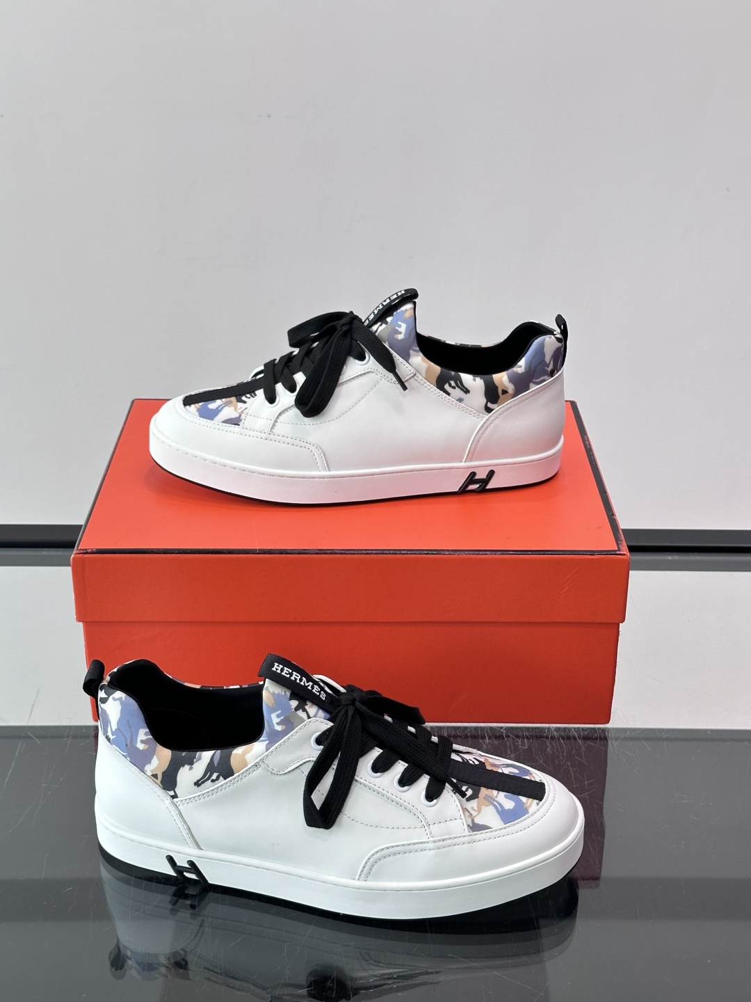 Hermès Printed Collar Leather Sneakers