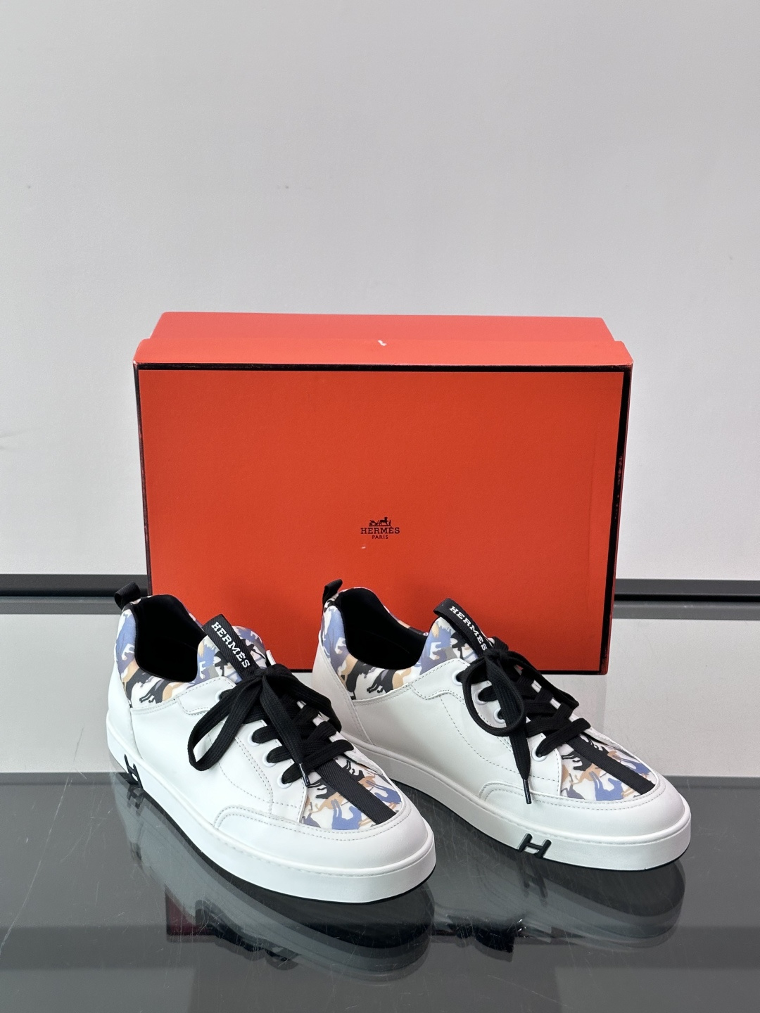 Hermès Printed Collar Leather Sneakers