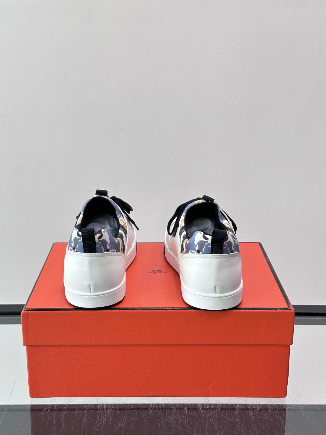 Hermès Printed Collar Leather Sneakers