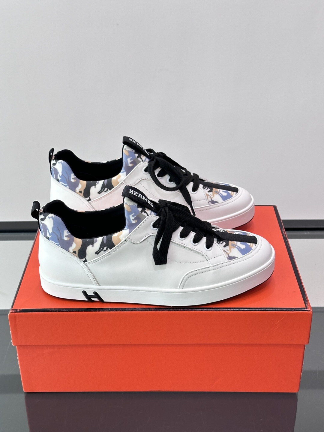 Hermès Printed Collar Leather Sneakers
