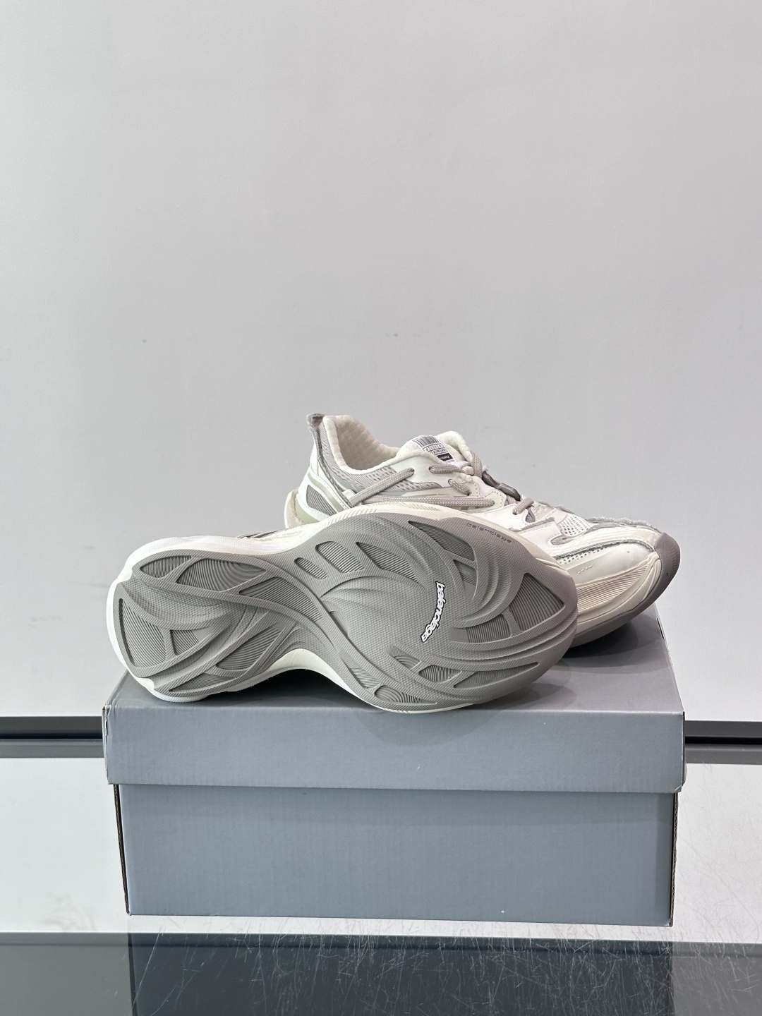 Balenciaga Jet Platform Sneaker 喷射系列低帮复古阔型摩登轻量厚底老爹风休闲情侣👫运动鞋 Balenciaga Jet Platform Sneaker 喷射系列低帮复古阔型摩登轻量厚底老爹风休闲情侣👫运动鞋