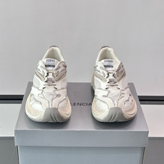 Balenciaga Jet Platform Sneaker 喷射系列低帮复古阔型摩登轻量厚底老爹风休闲情侣👫运动鞋 Balenciaga Jet Platform Sneaker 喷射系列低帮复古阔型摩登轻量厚底老爹风休闲情侣👫运动鞋