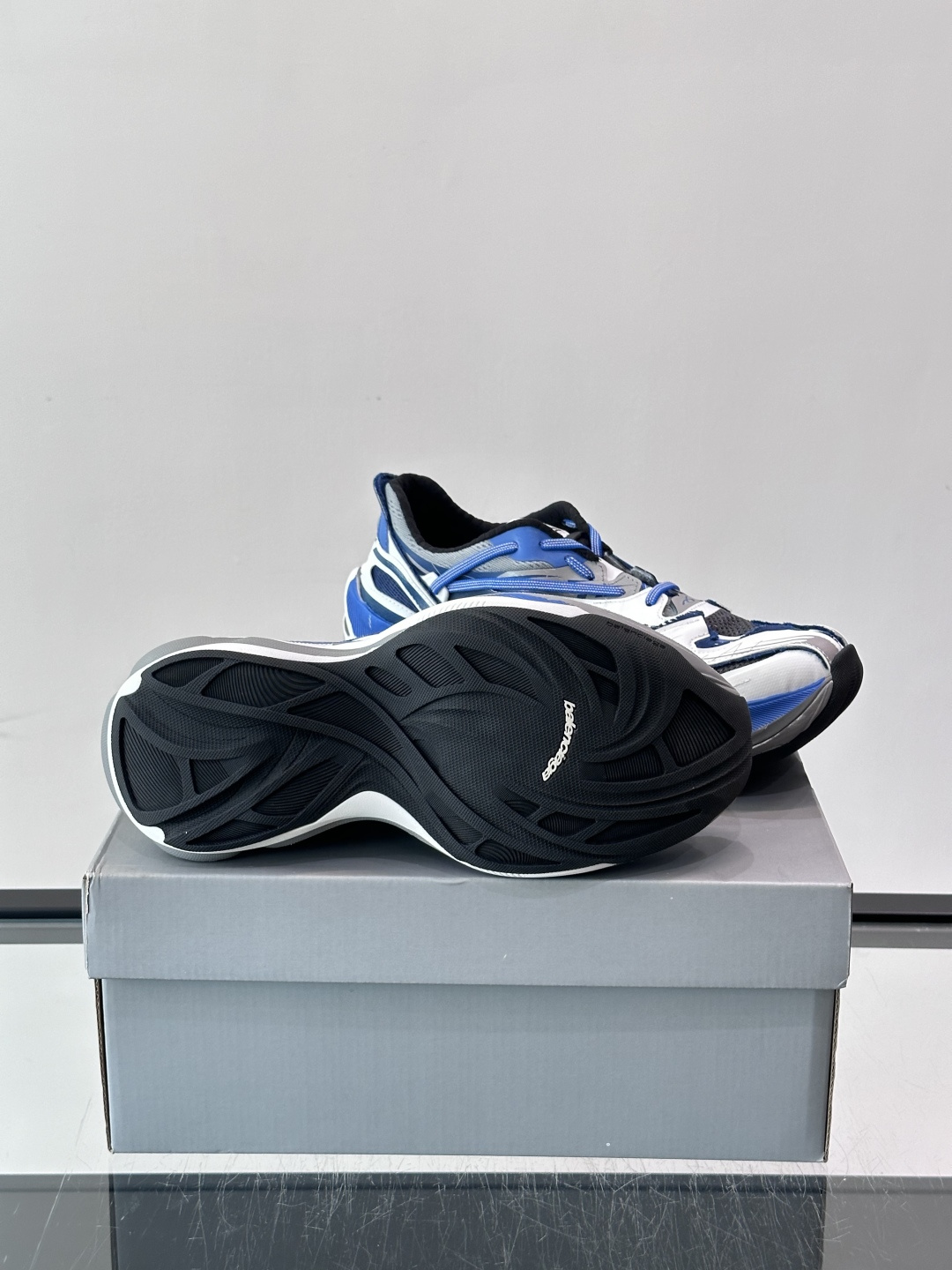 Balenciaga Jet Platform Sneaker 喷射系列低帮复古阔型摩登轻量厚底老爹风休闲情侣👫运动鞋 Balenciaga Jet Platform Sneaker 喷射系列低帮复古阔型摩登轻量厚底老爹风休闲情侣👫运动鞋