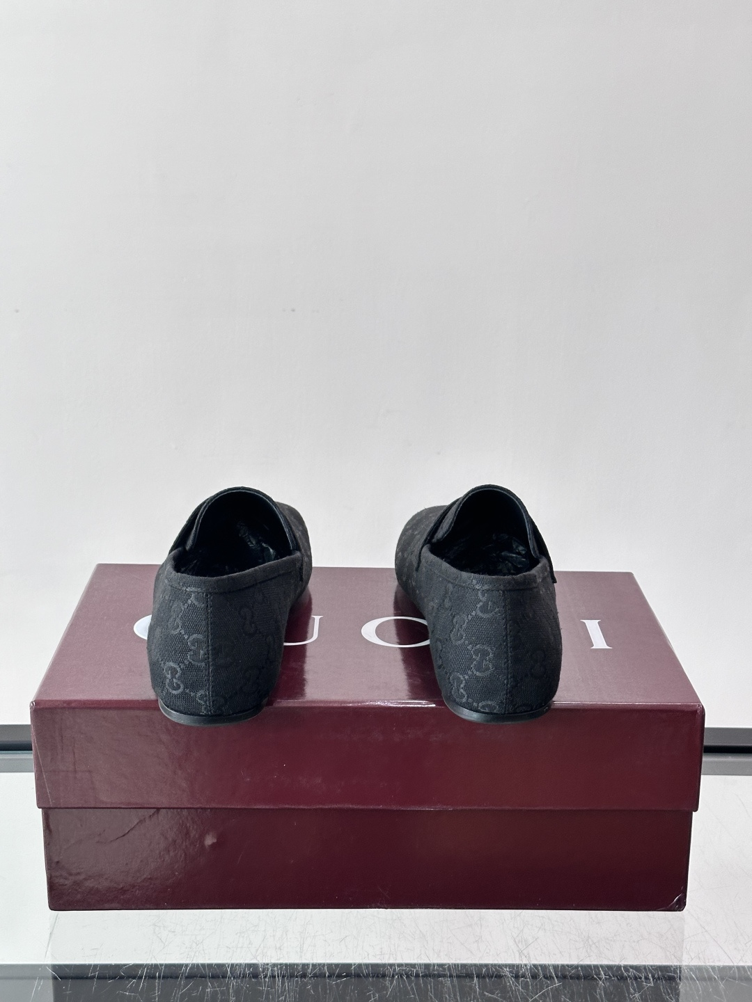 Gucci～经典老花皮鞋👞。原版印花牛皮打造，搭配牛皮内里，注塑成型特制牛皮垫，真皮大底，超精车线，尽显高档奢华，时尚必