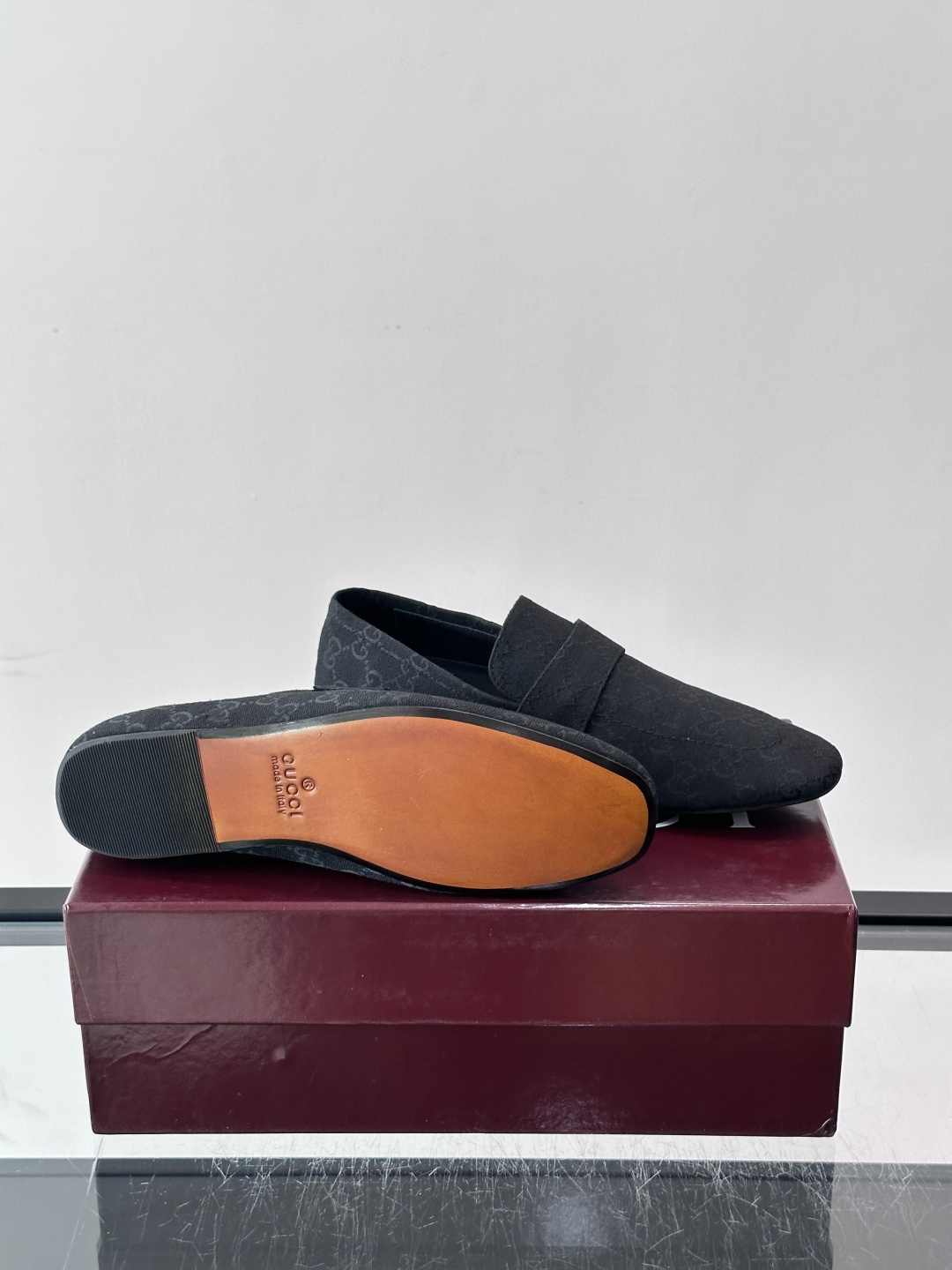 Gucci～经典老花皮鞋👞。原版印花牛皮打造，搭配牛皮内里，注塑成型特制牛皮垫，真皮大底，超精车线，尽显高档奢华，时尚必