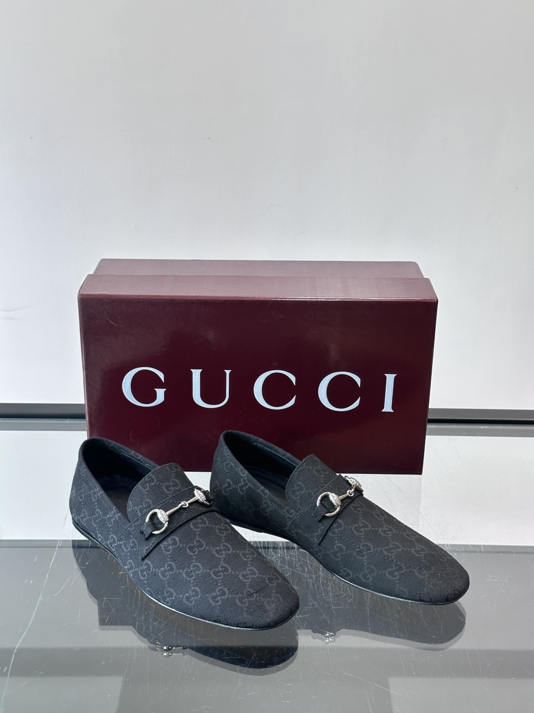 Gucci～经典老花皮鞋👞。原版印花牛皮打造，搭配牛皮内里，注塑成型特制牛皮垫，真皮大底，超精车线，尽显高档奢华，时尚必