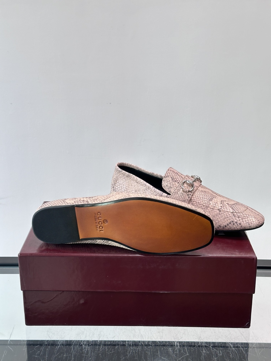 Gucci～经典老花皮鞋👞。原版印花牛皮打造，搭配牛皮内里，注塑成型特制牛皮垫，真皮大底，超精车线，尽显高档奢华，时尚必