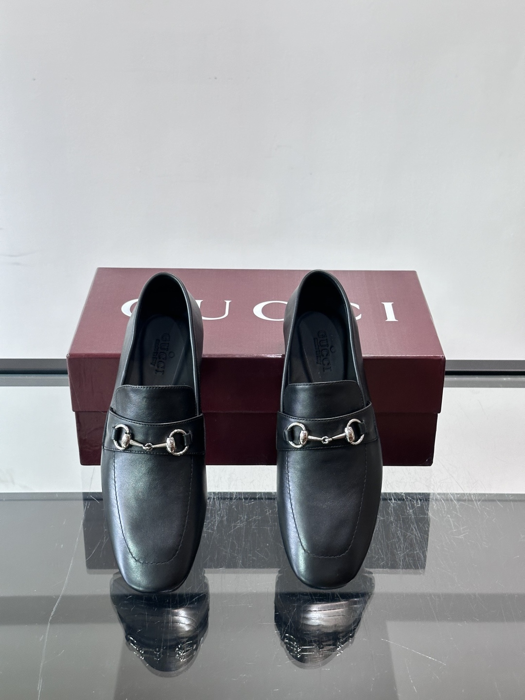 Gucci～经典老花皮鞋👞。原版印花牛皮打造，搭配牛皮内里，注塑成型特制牛皮垫，真皮大底，超精车线，尽显高档奢华，时尚必