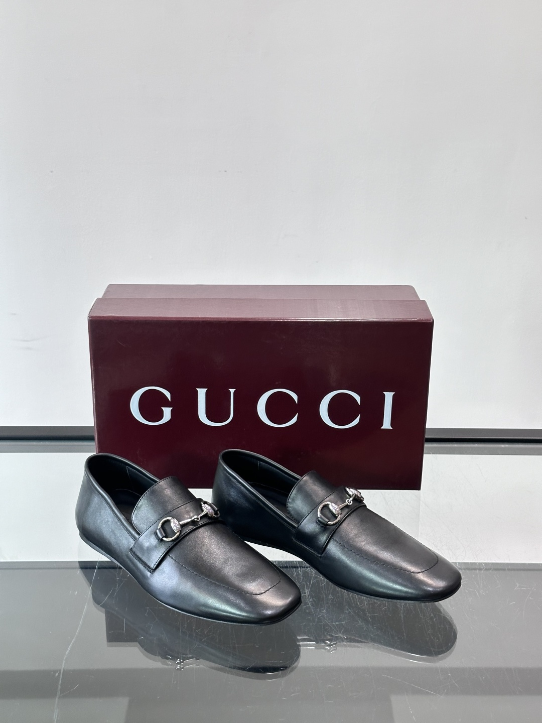 Gucci～经典老花皮鞋👞。原版印花牛皮打造，搭配牛皮内里，注塑成型特制牛皮垫，真皮大底，超精车线，尽显高档奢华，时尚必