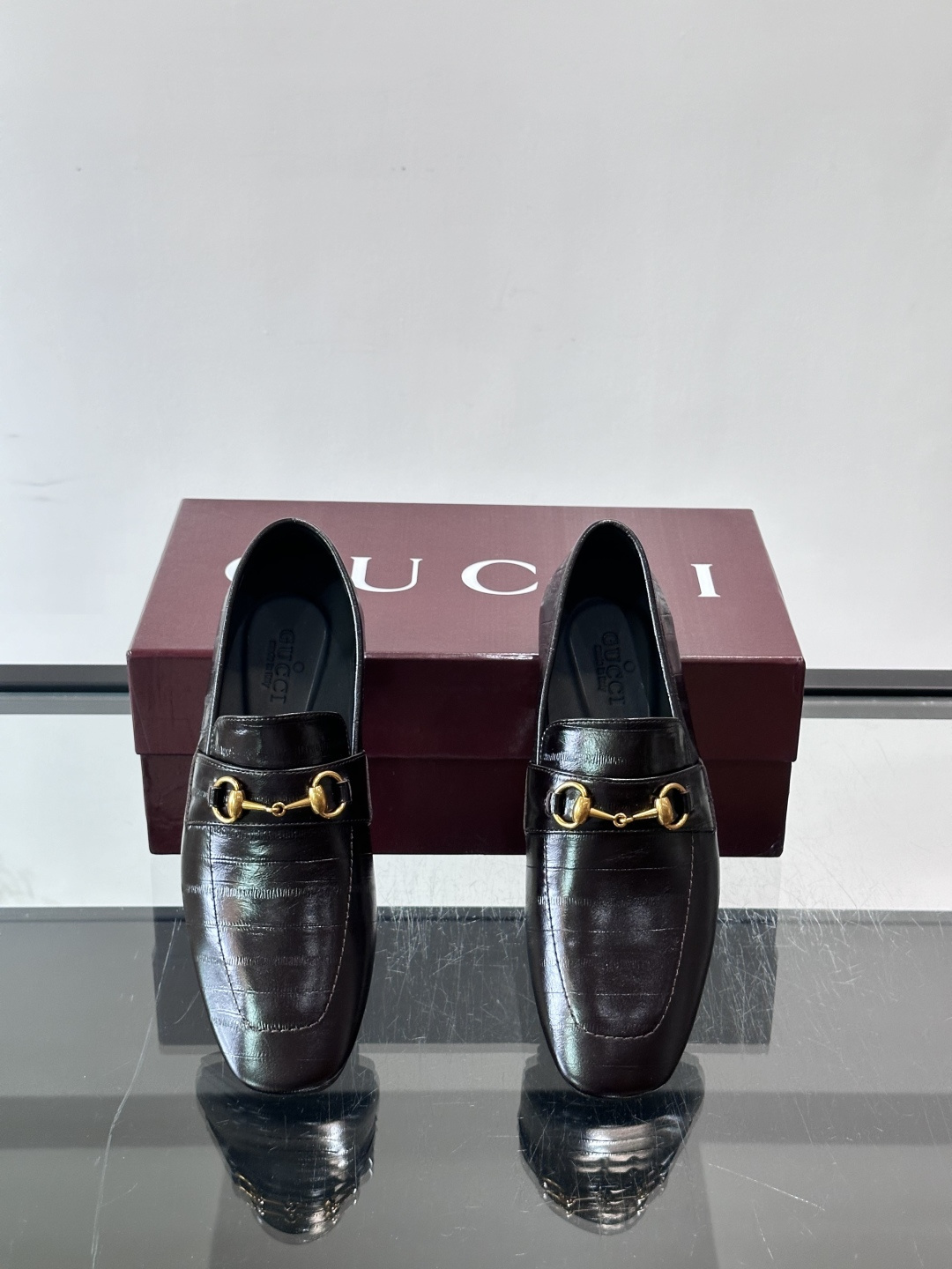Gucci～经典老花皮鞋👞。原版印花牛皮打造，搭配牛皮内里，注塑成型特制牛皮垫，真皮大底，超精车线，尽显高档奢华，时尚必