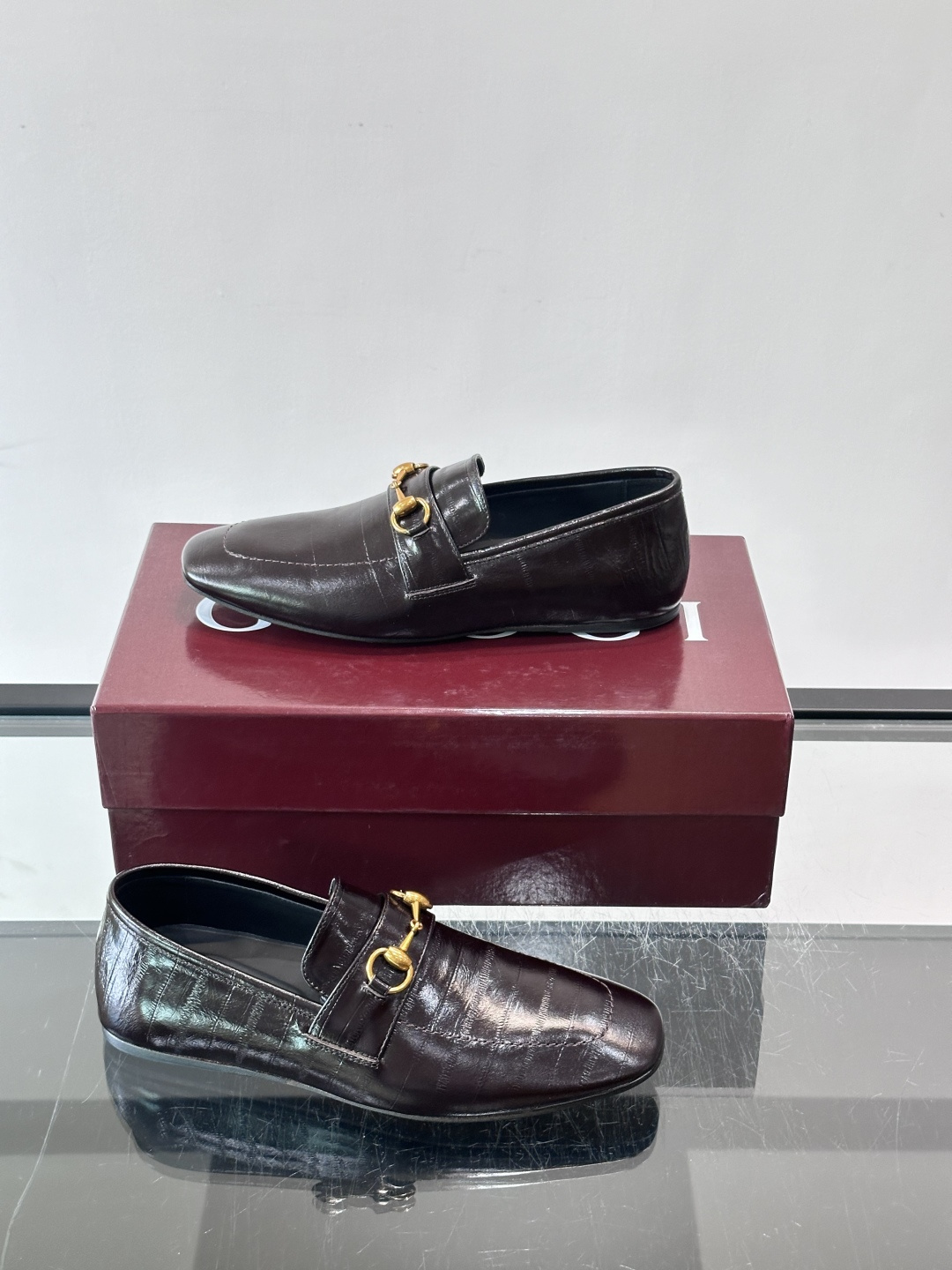 Gucci～经典老花皮鞋👞。原版印花牛皮打造，搭配牛皮内里，注塑成型特制牛皮垫，真皮大底，超精车线，尽显高档奢华，时尚必