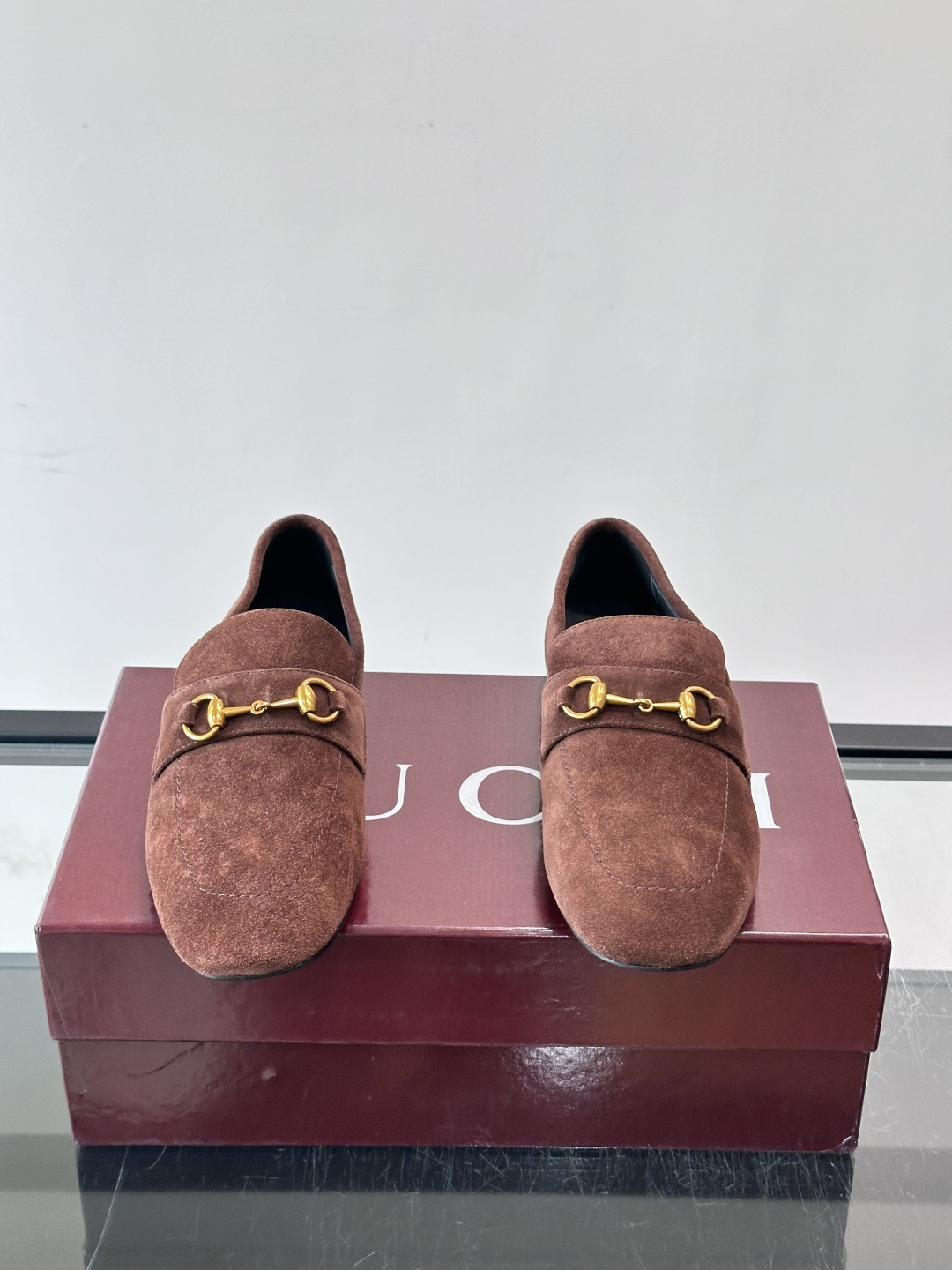 Gucci～经典老花皮鞋👞。原版印花牛皮打造，搭配牛皮内里，注塑成型特制牛皮垫，真皮大底，超精车线，尽显高档奢华，时尚必