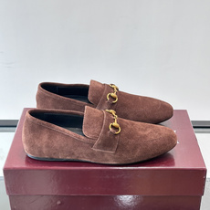 Gucci~经典老花皮鞋👞。原版印花牛皮打造,搭配牛皮内里,注塑成型特制牛皮垫,真皮大底,超精车线,尽显高档奢华,时尚必 Gucci~经典老花皮鞋👞。原版印花牛皮打造,搭配牛皮内里,注塑成型特制牛皮垫,真皮大底,超精车线,尽显高档奢华,时尚必