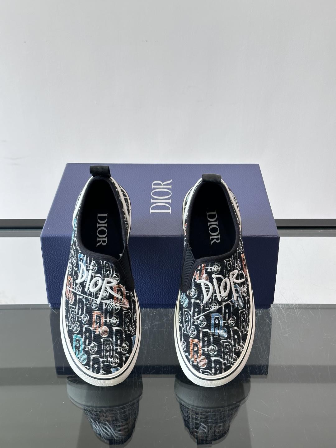 Dior Saltwind 男士休闲便鞋Oblique 印花面料这款乔纳森·安德森 (Jonathan Anderson Dior Saltwind 男士休闲便鞋Oblique 印花面料这款乔纳森·安德森 (Jonathan Anderson