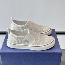 Dior Saltwind 男士休闲便鞋Oblique 印花面料这款乔纳森·安德森 (Jonathan Anderson Dior Saltwind 男士休闲便鞋Oblique 印花面料这款乔纳森·安德森 (Jonathan Anderson