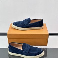 TOD’S/托德斯新款男士乐福休闲鞋,这款鞋选用翻毛皮制成,橡胶大底尽显品牌元素,轻松提升日常造型。原版1:1开发,优雅 TOD’S/托德斯新款男士乐福休闲鞋,这款鞋选用翻毛皮制成,橡胶大底尽显品牌元素,轻松提升日常造型。原版1:1开发,优雅