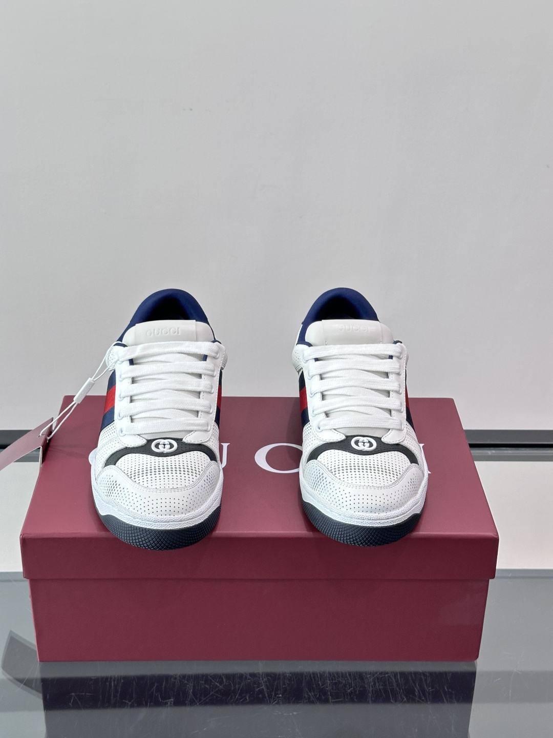Gu～i🆕低帮运动鞋系列®复古小脏鞋〰️🔜这款运动鞋以70年代经典运动鞋为灵感原型🔸复古学院风款式与融入怀旧运动服风格的