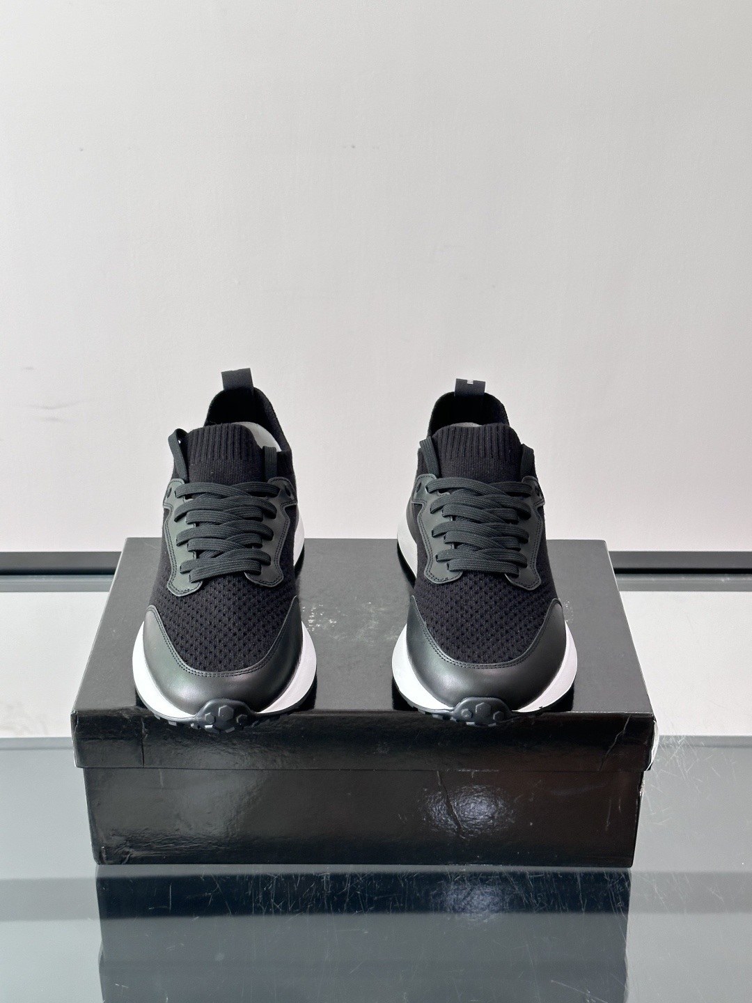 👟MAGNANNI西班牙🇪🇸品牌休闲飞织运动鞋👟主打透气舒适,飞织鞋面轻盈贴合,适合长时间穿着。厚底设计带来隐形增高效果 👟MAGNANNI西班牙🇪🇸品牌休闲飞织运动鞋👟主打透气舒适,飞织鞋面轻盈贴合,适合长时间穿着。厚底设计带来隐形增高效果