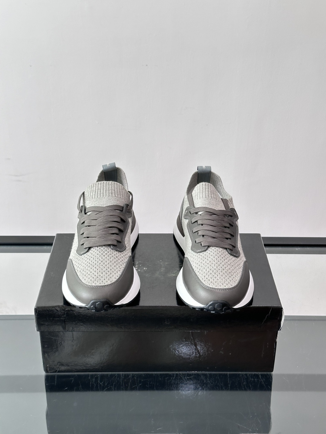 👟MAGNANNI西班牙🇪🇸品牌休闲飞织运动鞋👟主打透气舒适，飞织鞋面轻盈贴合，适合长时间穿着。厚底设计带来隐形增高效果