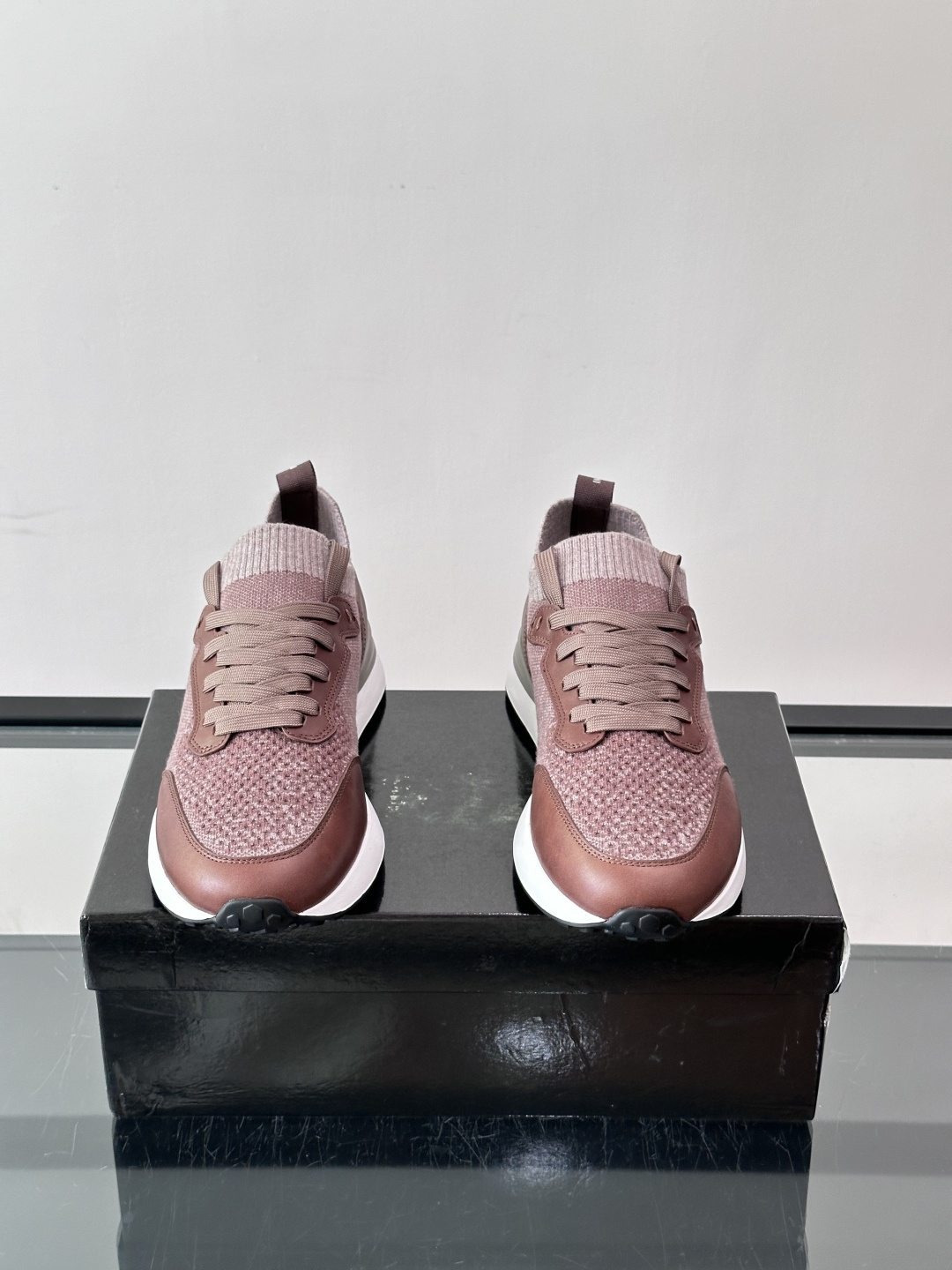 👟MAGNANNI西班牙🇪🇸品牌休闲飞织运动鞋👟主打透气舒适,飞织鞋面轻盈贴合,适合长时间穿着。厚底设计带来隐形增高效果 👟MAGNANNI西班牙🇪🇸品牌休闲飞织运动鞋👟主打透气舒适,飞织鞋面轻盈贴合,适合长时间穿着。厚底设计带来隐形增高效果