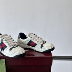 Gu~i🆕低帮运动鞋系列®复古小脏鞋〰️🔜这款运动鞋以70年代经典运动鞋为灵感原型🔸复古学院风款式与融入怀旧运动服风格的 Gu~i🆕低帮运动鞋系列®复古小脏鞋〰️🔜这款运动鞋以70年代经典运动鞋为灵感原型🔸复古学院风款式与融入怀旧运动服风格的