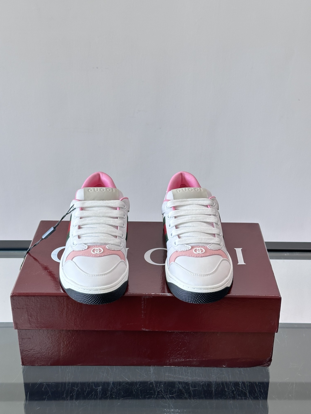 Gu～i🆕低帮运动鞋系列®复古小脏鞋〰️🔜这款运动鞋以70年代经典运动鞋为灵感原型🔸复古学院风款式与融入怀旧运动服风格的