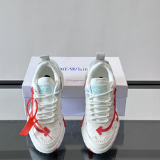 Off-White × Nike Air Max 90 情侣👫联名运动鞋,网面鞋身搭配撞色箭头绑带系统,透明蓝色 Off-White × Nike Air Max 90 情侣👫联名运动鞋,网面鞋身搭配撞色箭头绑带系统,透明蓝色