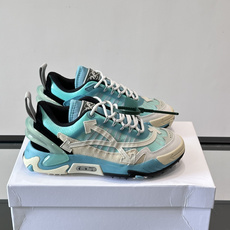 Off-White × Nike Air Max 90 情侣👫联名运动鞋,网面鞋身搭配撞色箭头绑带系统,透明蓝色 Off-White × Nike Air Max 90 情侣👫联名运动鞋,网面鞋身搭配撞色箭头绑带系统,透明蓝色