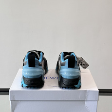 Off-White × Nike Air Max 90 情侣👫联名运动鞋,网面鞋身搭配撞色箭头绑带系统,透明蓝色 Off-White × Nike Air Max 90 情侣👫联名运动鞋,网面鞋身搭配撞色箭头绑带系统,透明蓝色