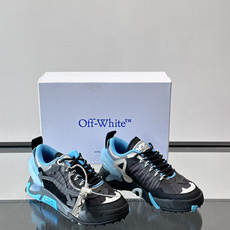 Off-White × Nike Air Max 90 情侣👫联名运动鞋,网面鞋身搭配撞色箭头绑带系统,透明蓝色 Off-White × Nike Air Max 90 情侣👫联名运动鞋,网面鞋身搭配撞色箭头绑带系统,透明蓝色