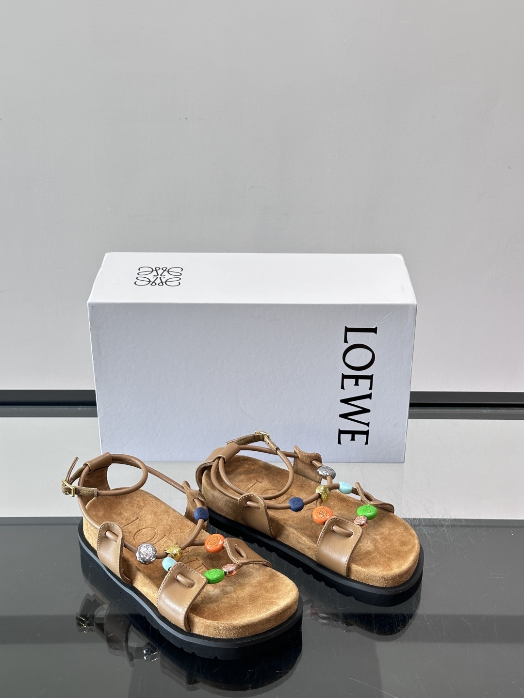 LOEWE罗意威2026ss新品复古风平底沙滩厚底凉鞋~最近大热的一款凉鞋 超级可爱 时髦精绝对不能错过的必入款,没有任 LOEWE罗意威2026ss新品复古风平底沙滩厚底凉鞋~最近大热的一款凉鞋 超级可爱 时髦精绝对不能错过的必入款,没有任