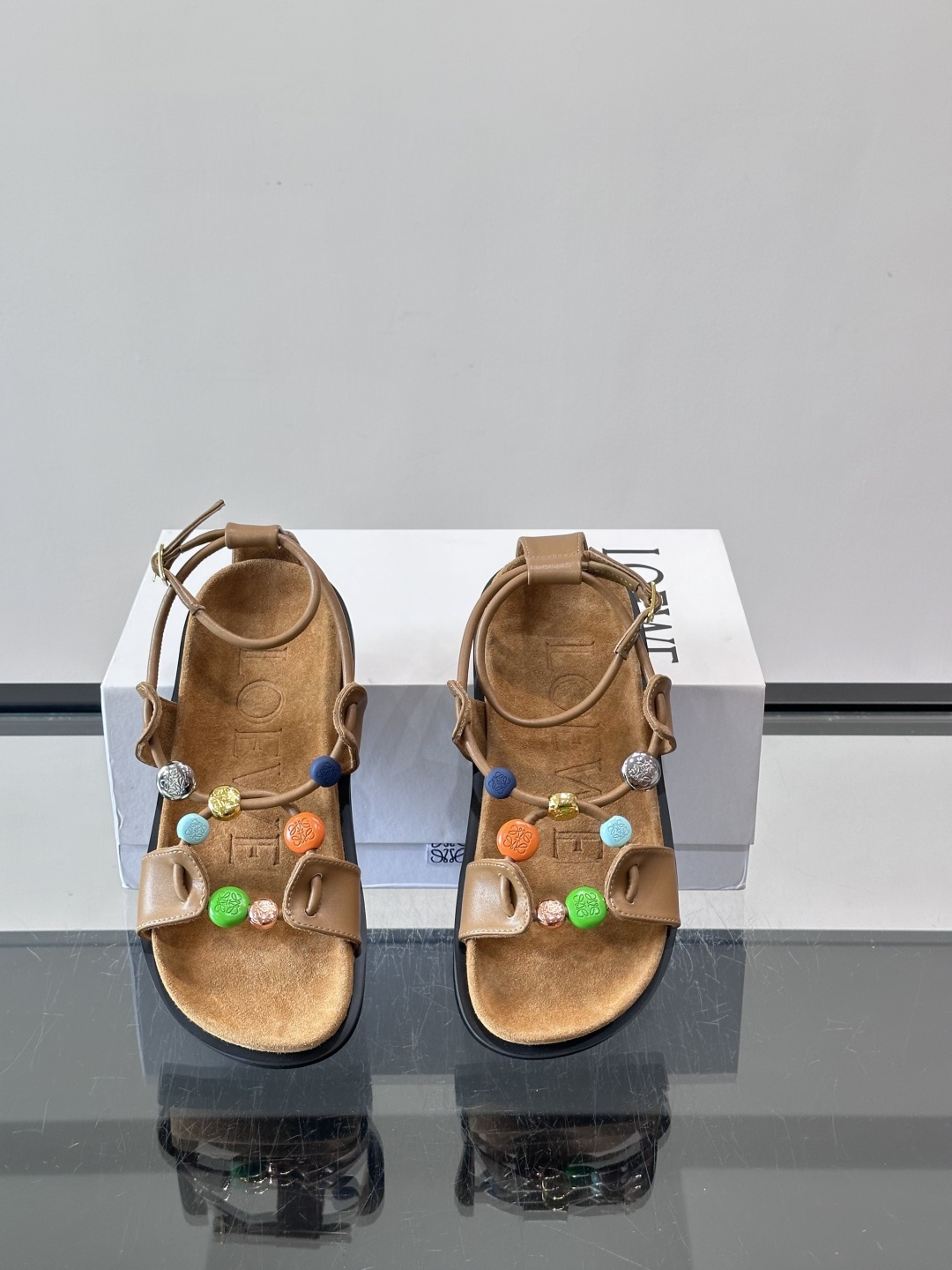 LOEWE罗意威2026ss新品复古风平底沙滩厚底凉鞋~最近大热的一款凉鞋 超级可爱 时髦精绝对不能错过的必入款,没有任 LOEWE罗意威2026ss新品复古风平底沙滩厚底凉鞋~最近大热的一款凉鞋 超级可爱 时髦精绝对不能错过的必入款,没有任