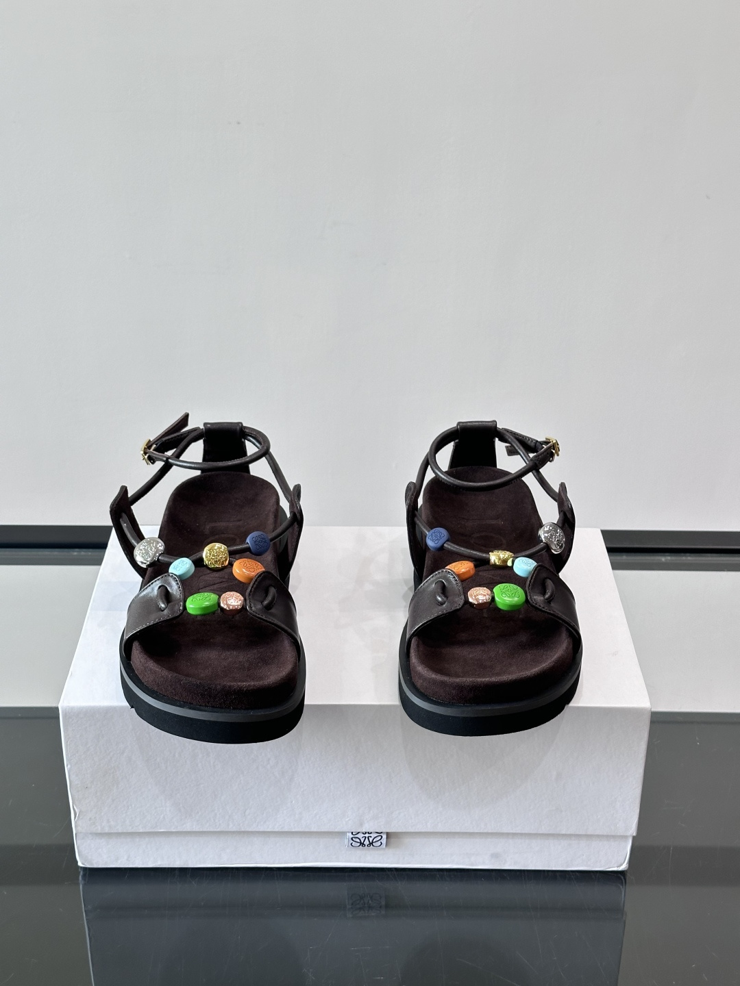 LOEWE罗意威2026ss新品复古风平底沙滩厚底凉鞋~最近大热的一款凉鞋 超级可爱 时髦精绝对不能错过的必入款,没有任 LOEWE罗意威2026ss新品复古风平底沙滩厚底凉鞋~最近大热的一款凉鞋 超级可爱 时髦精绝对不能错过的必入款,没有任