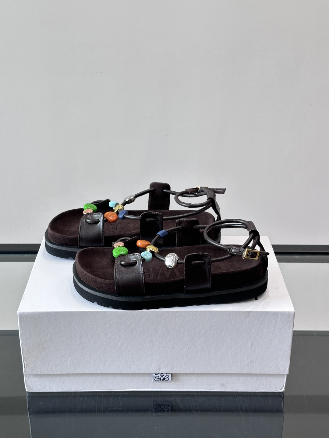 LOEWE罗意威2026ss新品复古风平底沙滩厚底凉鞋~最近大热的一款凉鞋 超级可爱 时髦精绝对不能错过的必入款,没有任 LOEWE罗意威2026ss新品复古风平底沙滩厚底凉鞋~最近大热的一款凉鞋 超级可爱 时髦精绝对不能错过的必入款,没有任