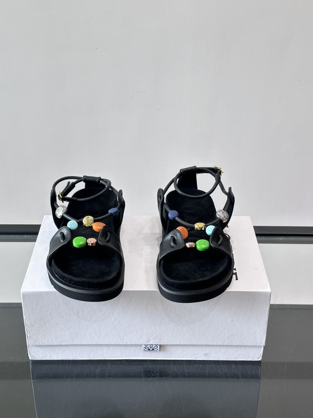 LOEWE罗意威2026ss新品复古风平底沙滩厚底凉鞋~最近大热的一款凉鞋 超级可爱 时髦精绝对不能错过的必入款,没有任 LOEWE罗意威2026ss新品复古风平底沙滩厚底凉鞋~最近大热的一款凉鞋 超级可爱 时髦精绝对不能错过的必入款,没有任