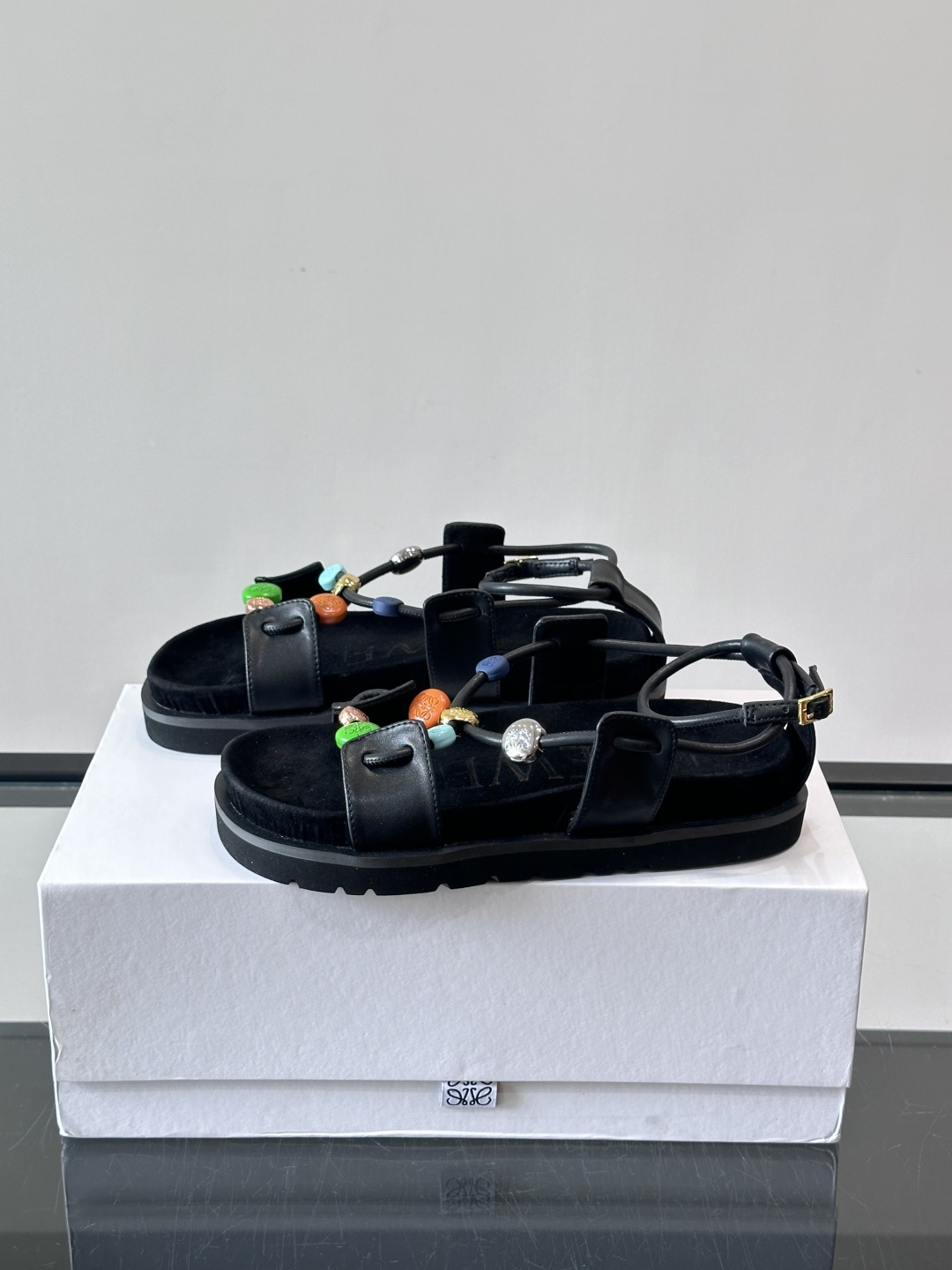 LOEWE罗意威2026ss新品复古风平底沙滩厚底凉鞋~最近大热的一款凉鞋 超级可爱 时髦精绝对不能错过的必入款,没有任 LOEWE罗意威2026ss新品复古风平底沙滩厚底凉鞋~最近大热的一款凉鞋 超级可爱 时髦精绝对不能错过的必入款,没有任