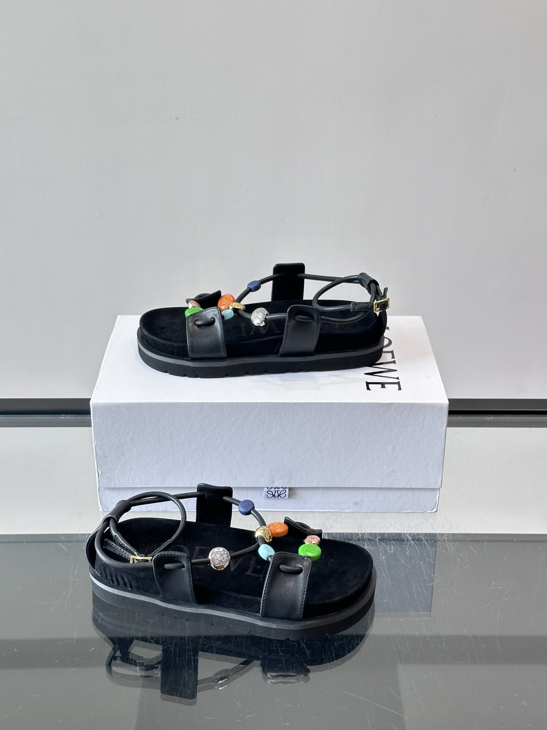 LOEWE罗意威2026ss新品复古风平底沙滩厚底凉鞋~最近大热的一款凉鞋 超级可爱 时髦精绝对不能错过的必入款,没有任 LOEWE罗意威2026ss新品复古风平底沙滩厚底凉鞋~最近大热的一款凉鞋 超级可爱 时髦精绝对不能错过的必入款,没有任