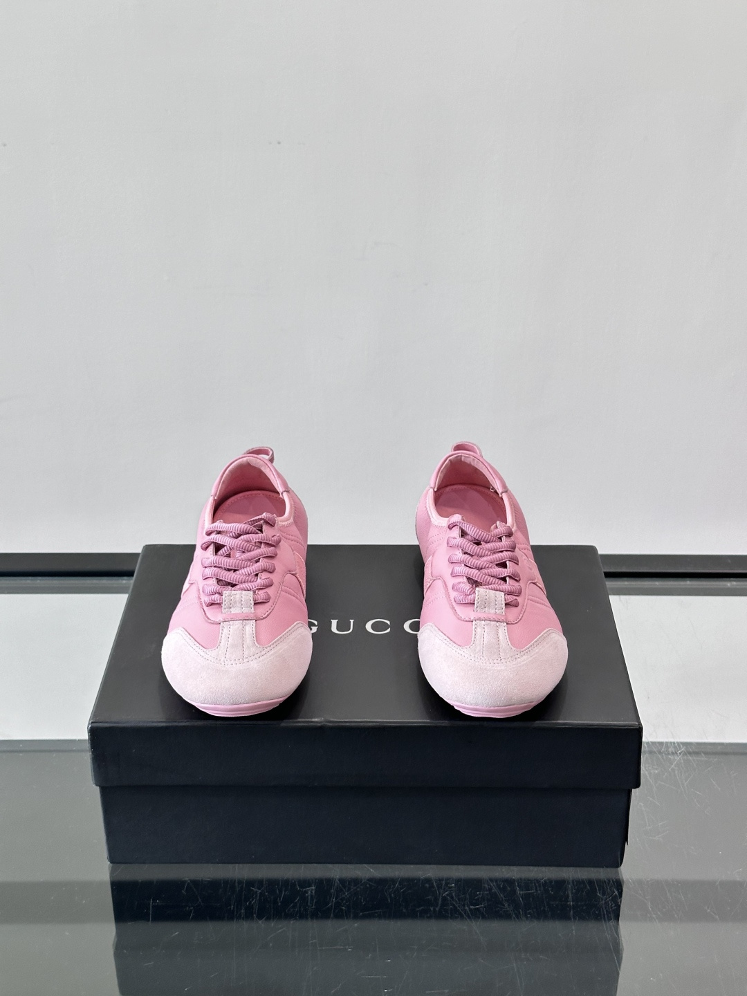 Gucci 最新款 Flex系列情侣款运动鞋Generation Gucci系列深入探索品牌典藏元素 将不同世代的设计 Gucci 最新款 Flex系列情侣款运动鞋Generation Gucci系列深入探索品牌典藏元素 将不同世代的设计