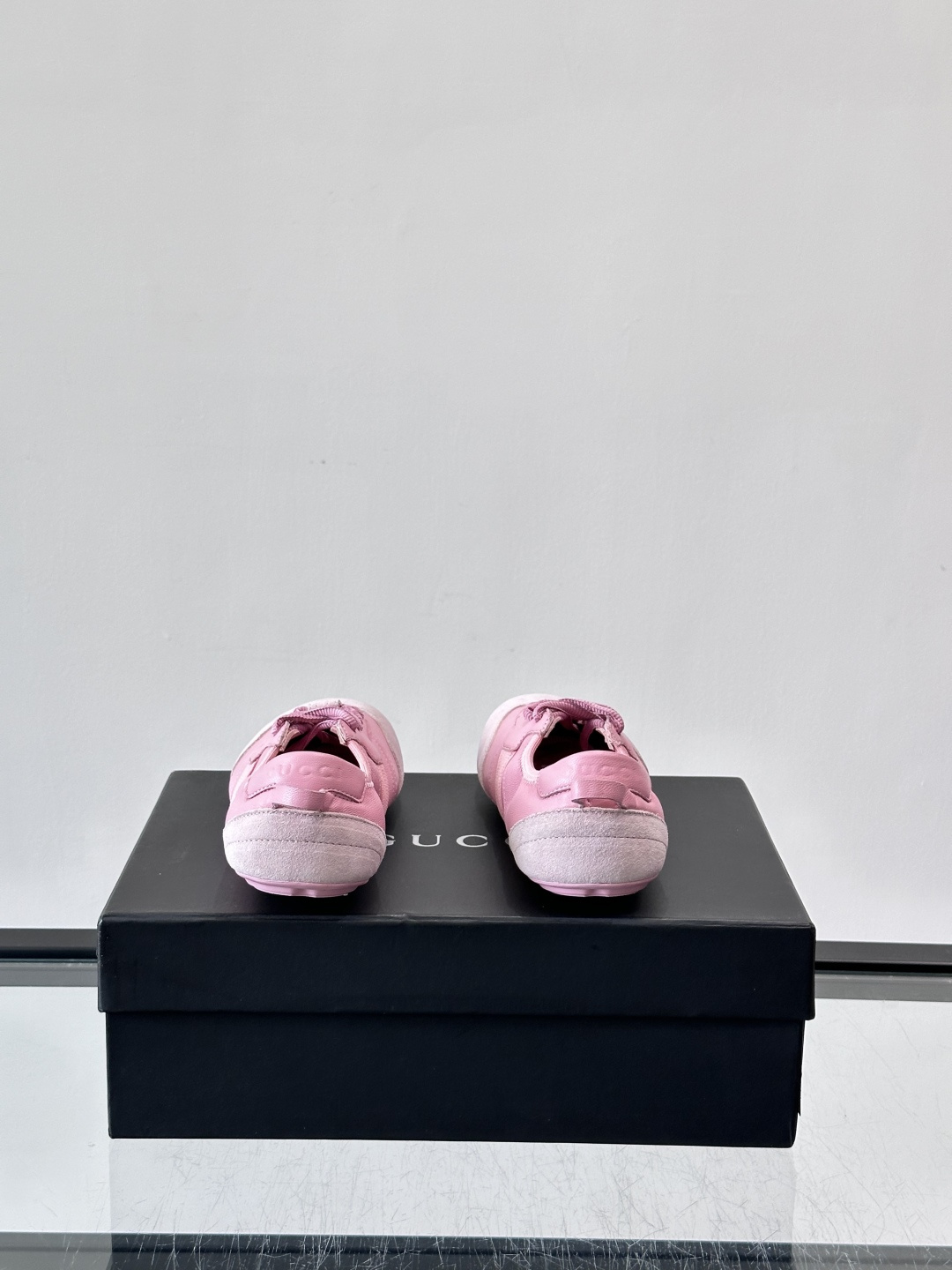 Gucci 最新款 Flex系列情侣款运动鞋Generation Gucci系列深入探索品牌典藏元素 将不同世代的设计 Gucci 最新款 Flex系列情侣款运动鞋Generation Gucci系列深入探索品牌典藏元素 将不同世代的设计