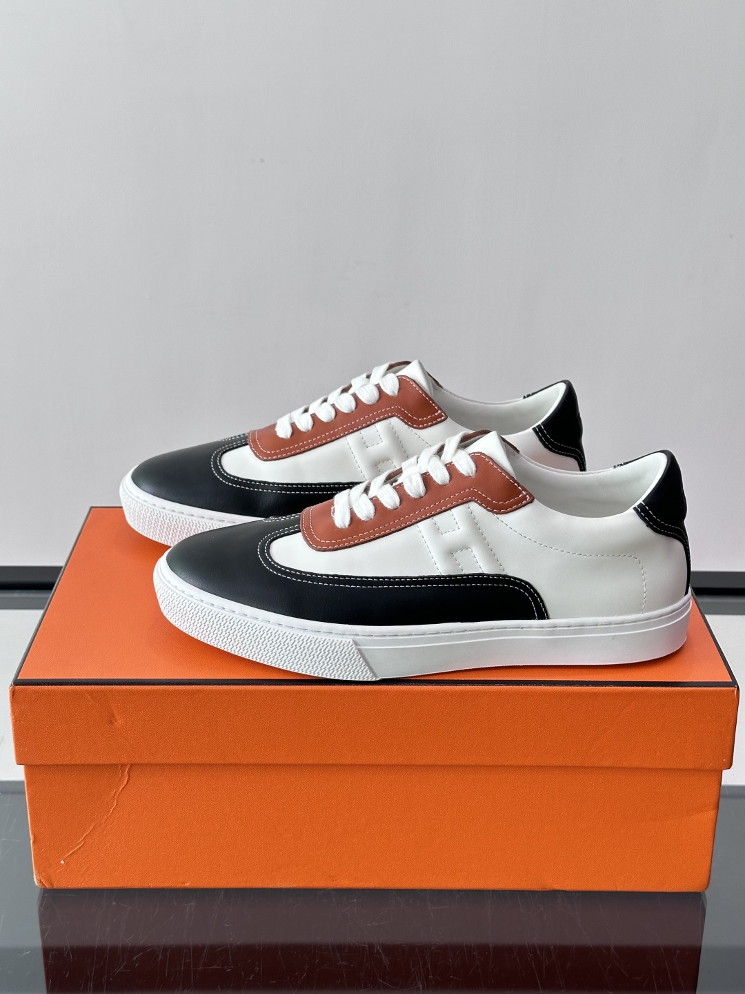 Hermes Colorblock H Logo Low Top Sneakers