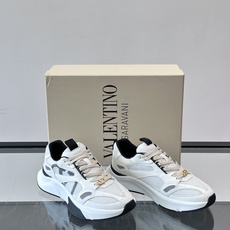 VALENTINO华伦天奴 GARAVANI DEMIVEE 条纹嵌饰网眼织物低帮运动鞋侧面 VLOGO SIGNATU VALENTINO华伦天奴 GARAVANI DEMIVEE 条纹嵌饰网眼织物低帮运动鞋侧面 VLOGO SIGNATU
